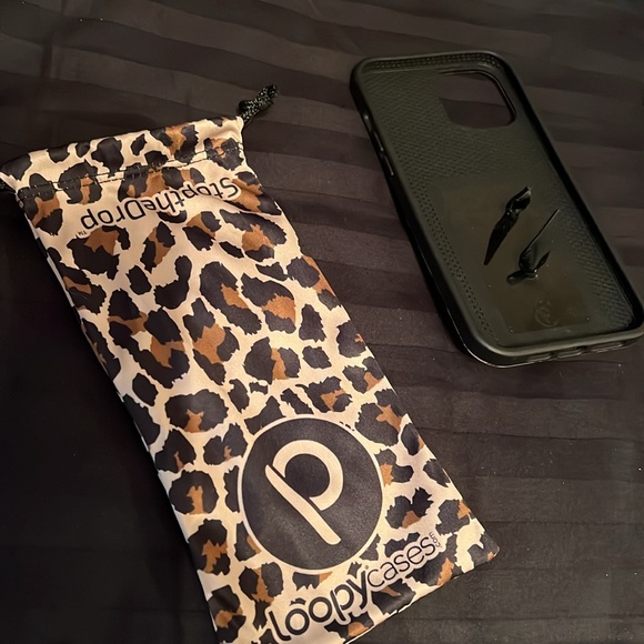 iPhone 12 pro max case - Picture 4 of 4